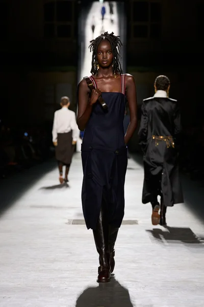 Look 5